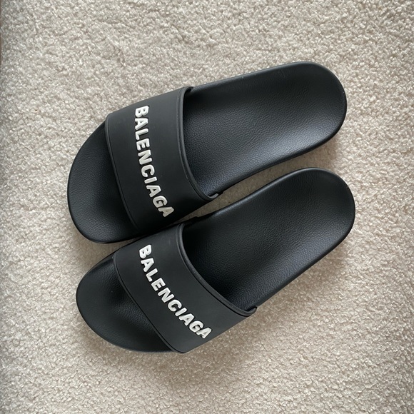 **SOLD*** AUTHENTIC Balenciaga Slides - Picture 4 of 5